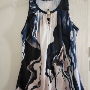 Chic Abstract Navy and White Tank Top